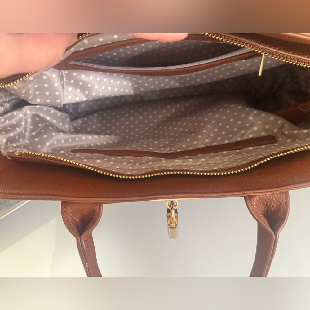 Ello Amira Leather Top-Handle vegan leather Tote with crossbody strap. - Picture 8 of 10